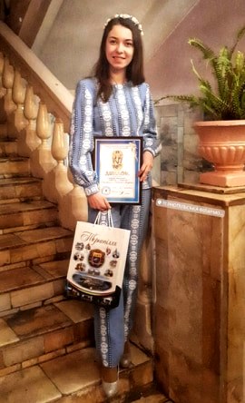 Елеонора Атаманчук після нагородження переможців у філармонії